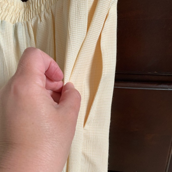 Cute pull on dress shorts with pockets by Fine Line New York - Picture 4 of 6